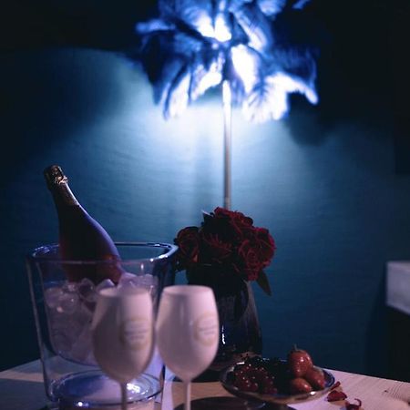 Erwachsenenhotel Bdsm Apartment Hotel Emotion Apartments Mit Privater Sauna フロートー エクステリア 写真