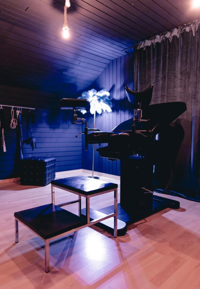 Erwachsenenhotel Bdsm Apartment Hotel Emotion Apartments Mit Privater Sauna フロートー エクステリア 写真